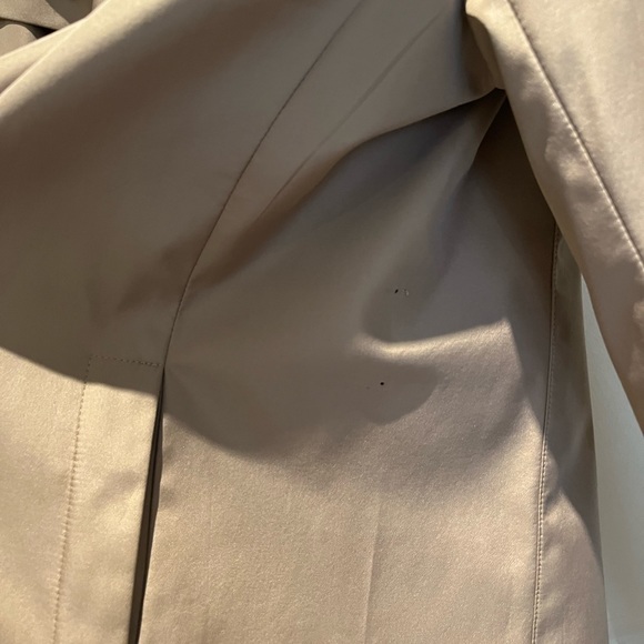 ✨SOLD✨ - Burberry Trench Coat - Picture 3 of 6